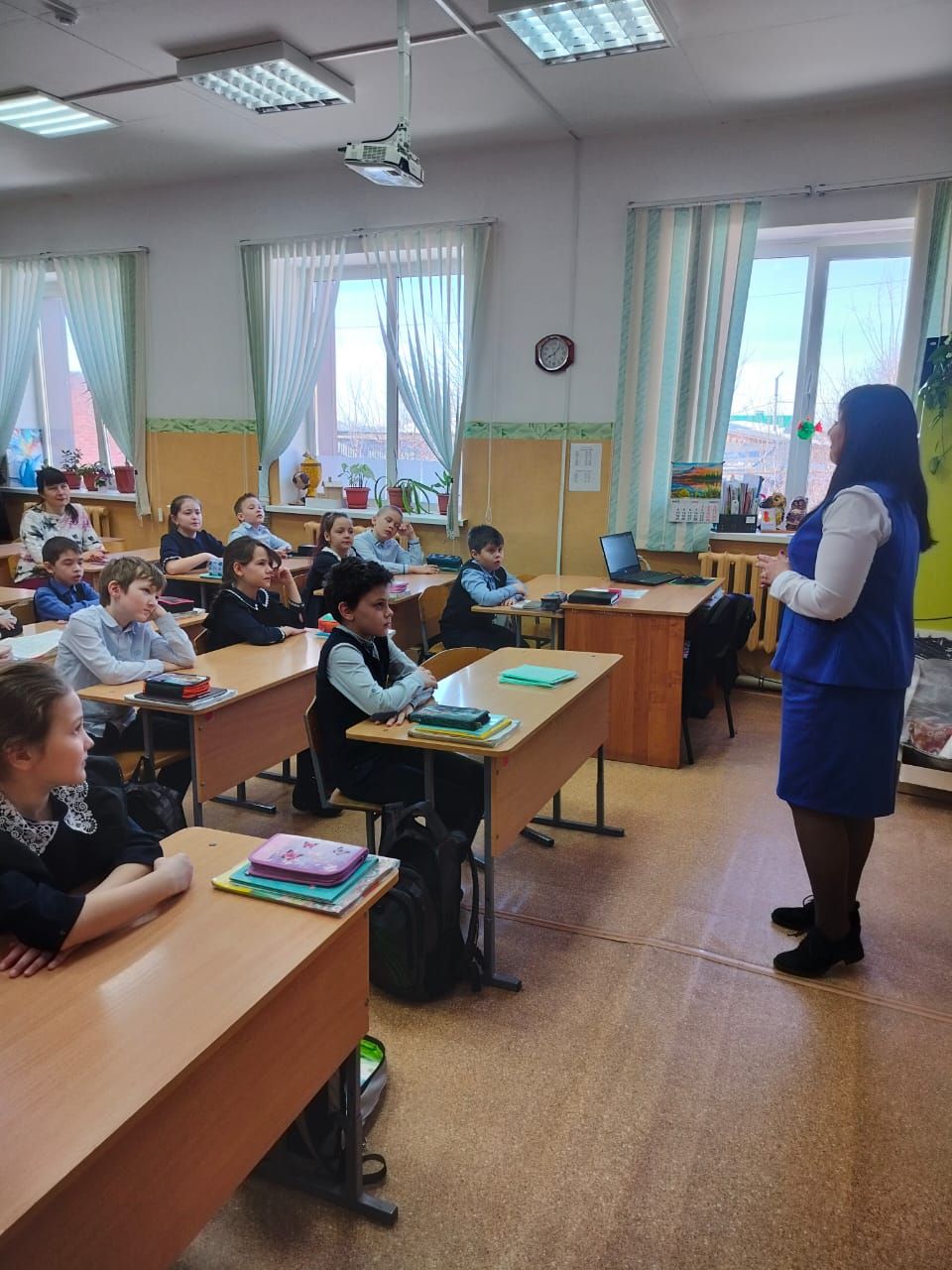 Второклассники гимназии №1 повторили ПДД
