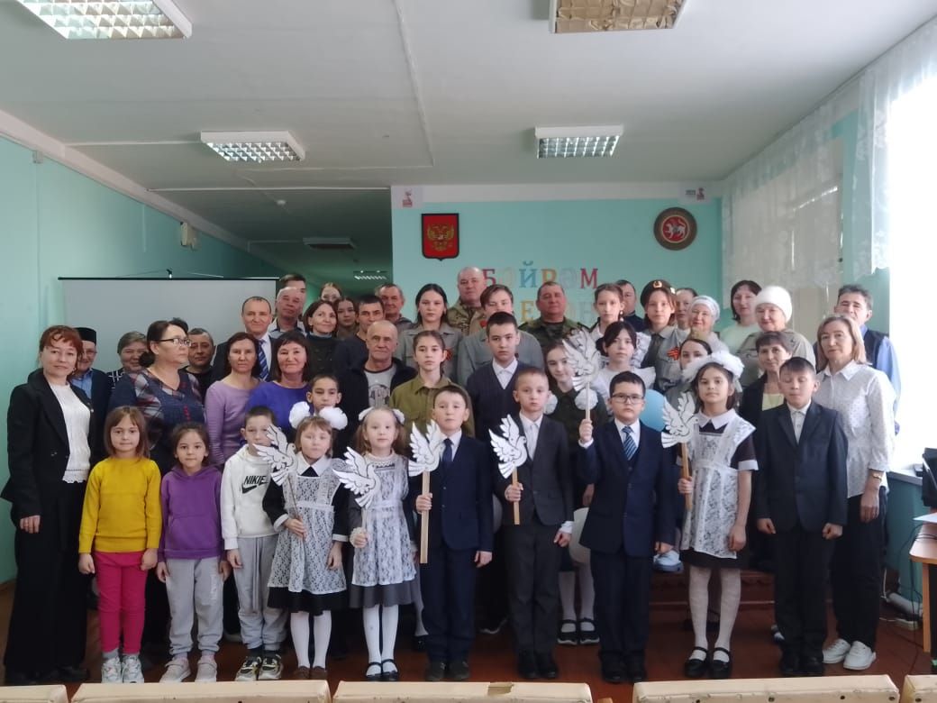 Девятерня мәктәбендә “Ватанны саклаучылар елы”н ачу тантанасы узды