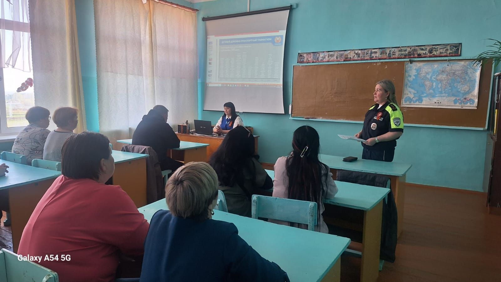 В Агрызском районе для родителей учащихся 9-11 классов проходят родительские собрания по профилактике детского дорожного транспортного травматизма