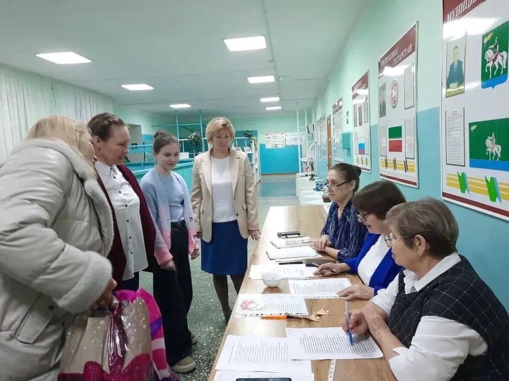Сарсак-Омга лицеенда төрле буын укучылар очрашты