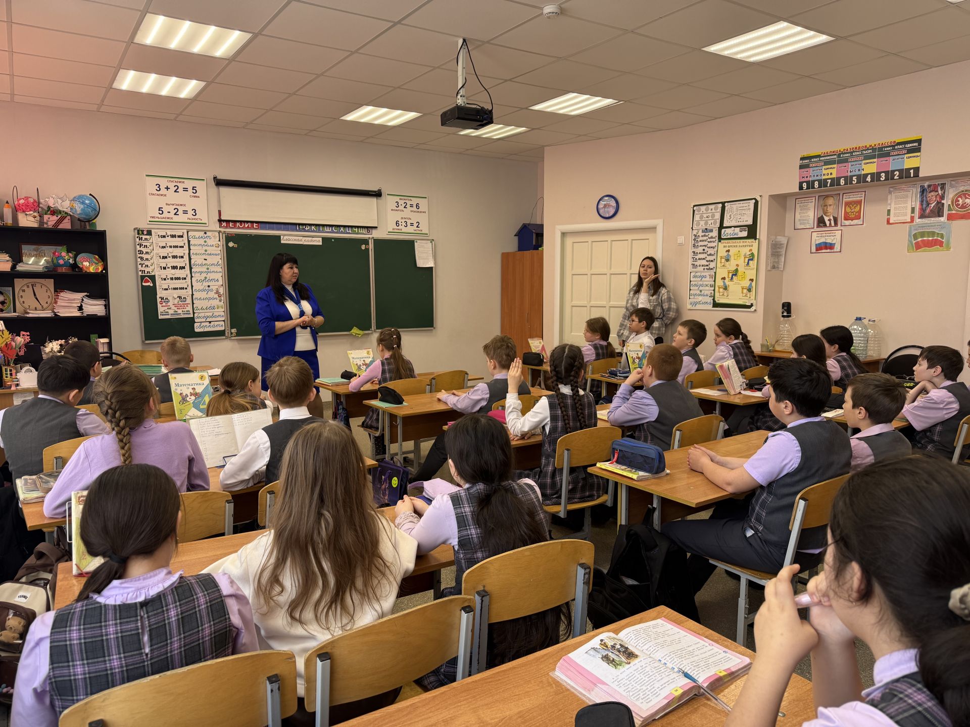 Безопасные каникулы: в школе №2 Агрыза напомнили о правилах дорожного движения