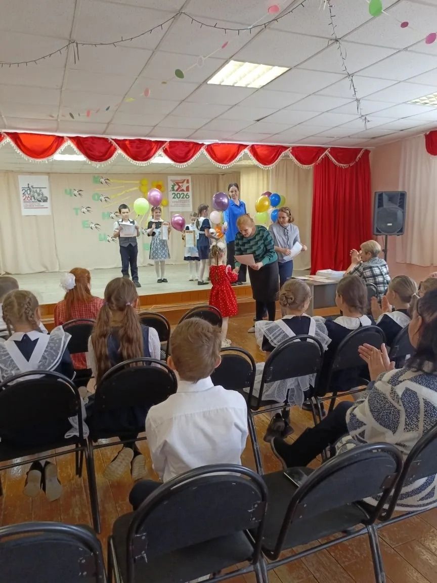 В Сарсак-Омгинской сельской библиотеке прошел конкурс чтецов «Подружитесь со стихами»