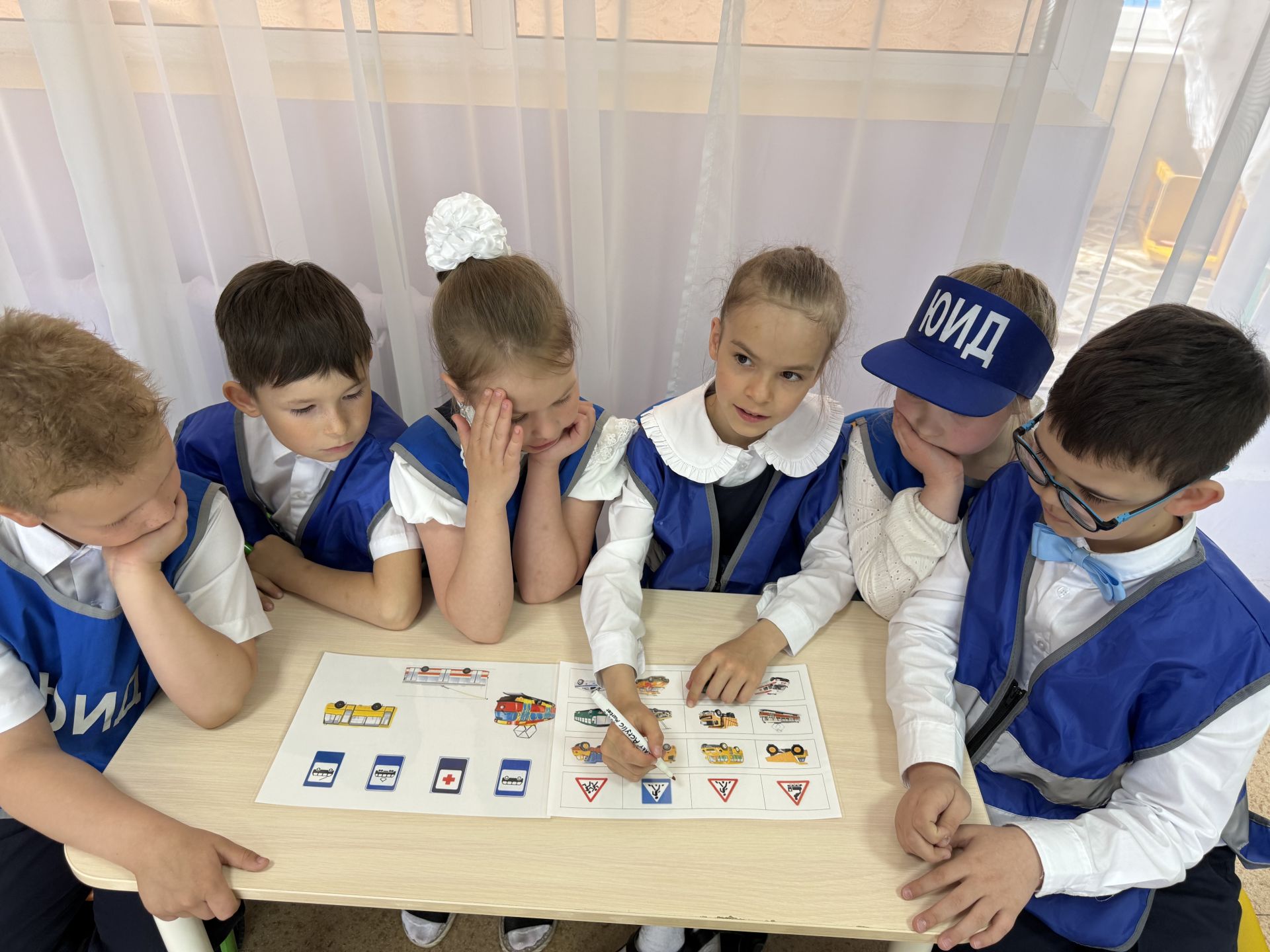В детском саду № 6 города Агрыза прошла игра по ПДД «Знаем и соблюдаем!»