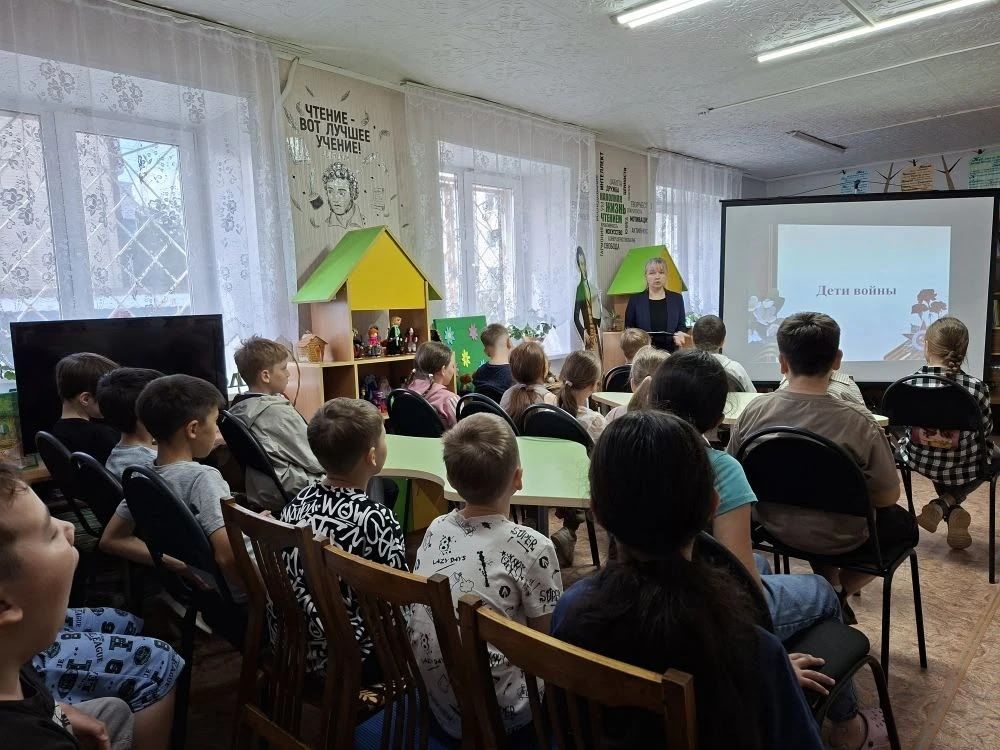 В Центральной детской библиотеке прошел час мужества ко Дню памяти и скорби