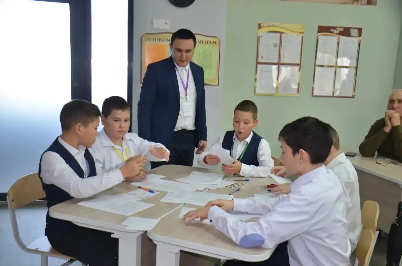 Утвержден список победителей конкурсного отбора на предоставление денежного поощрения лучшим учителям