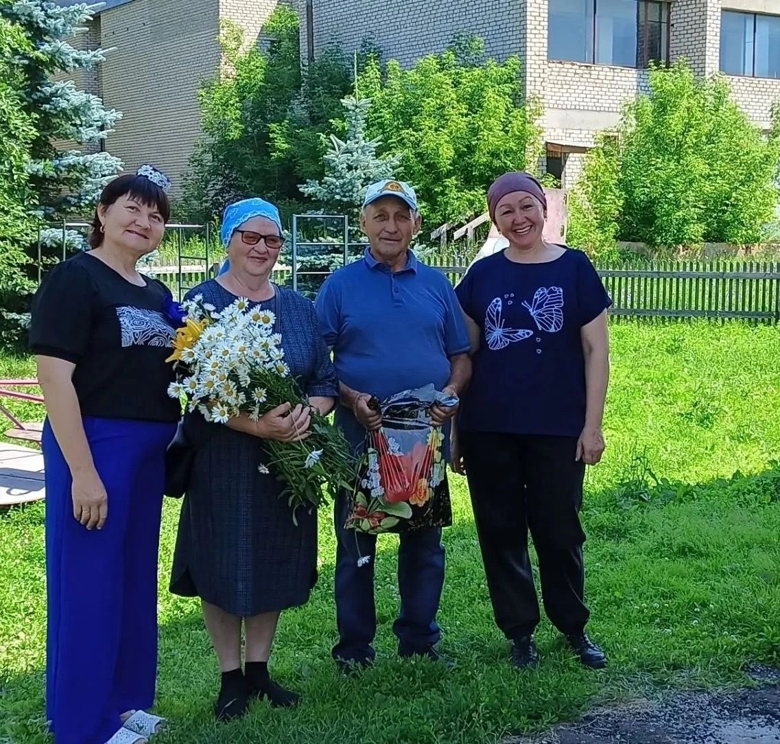 Салагыш мәдәният йортында «Ромашкалы аланда» исемле бәйрәм узган