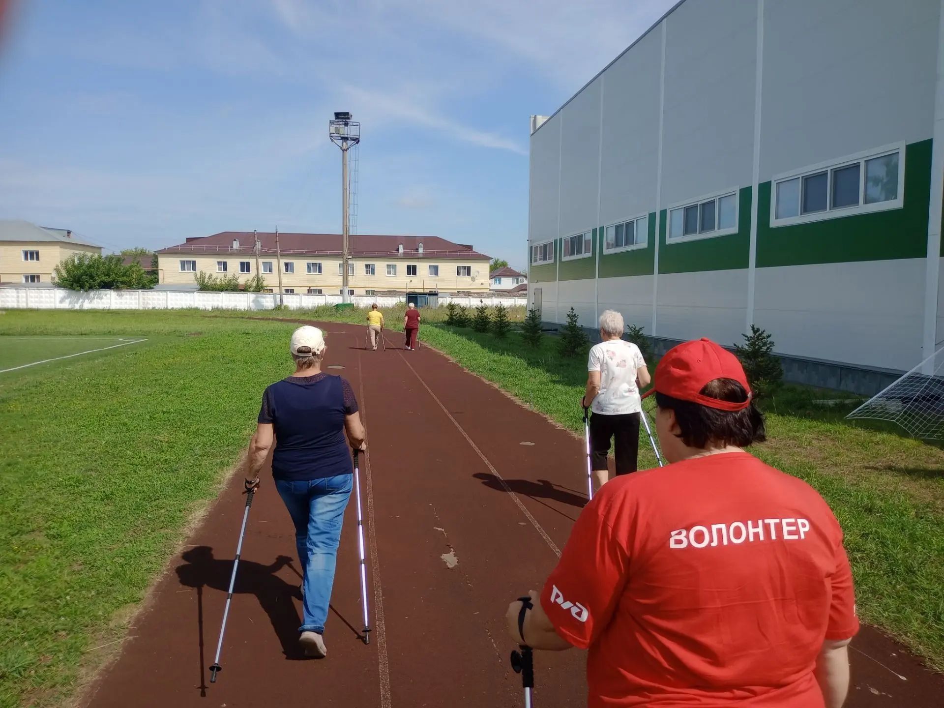 В Агрызском узле прошёл мастер-класс по скандинавской ходьбе