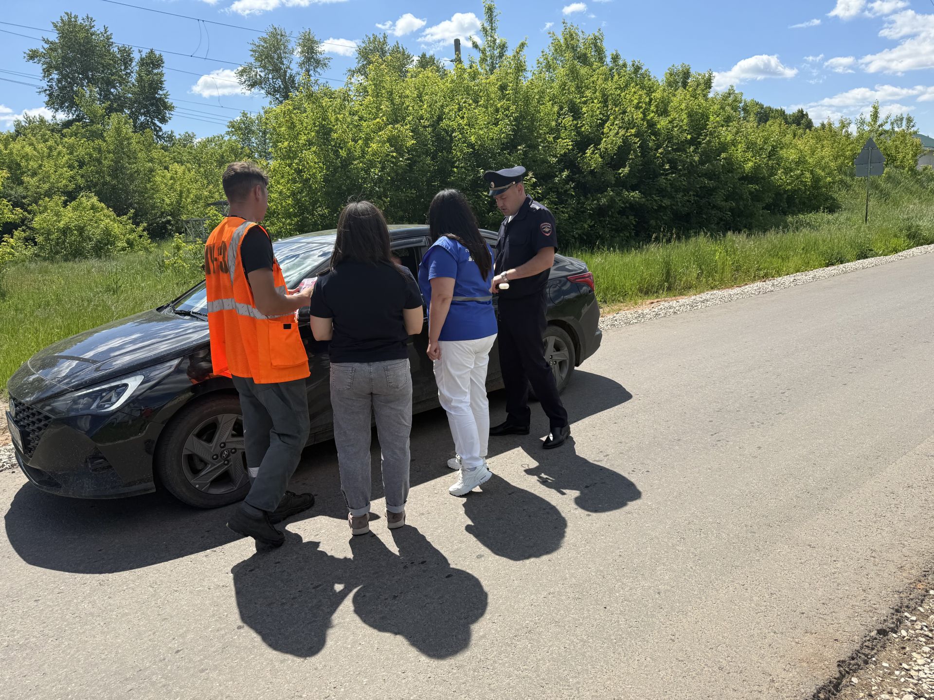 В Агрызе прошла акция по правилам безопасности у железнодорожного переезда