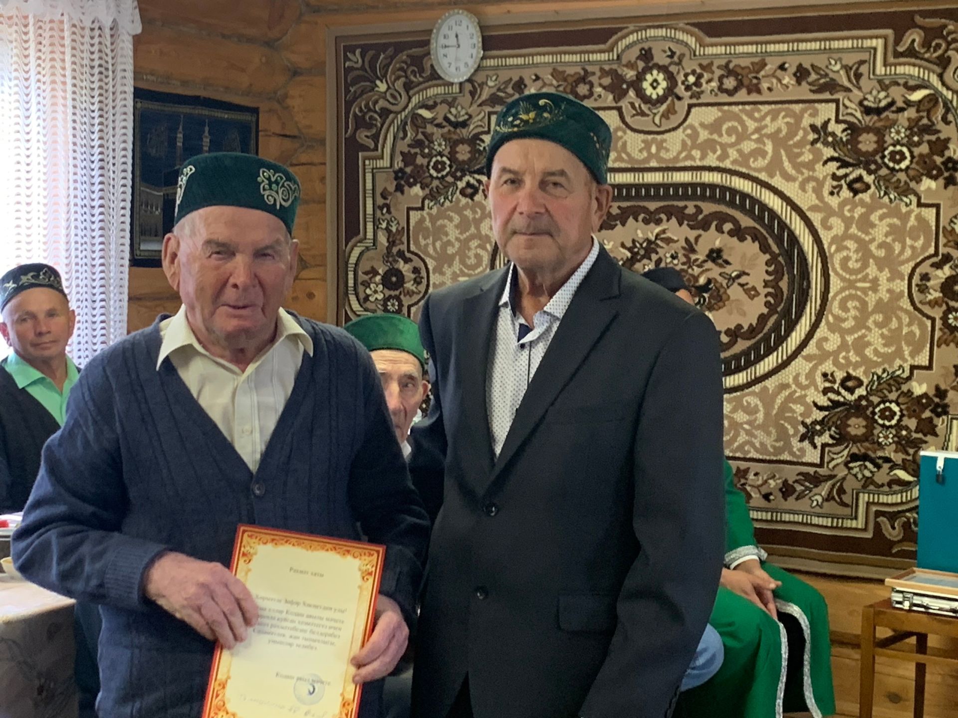 Кодаш мәчетенең 20 еллыгы уңаеннан оештырылган дини бәйрәм барышында бүләкләүләр булды