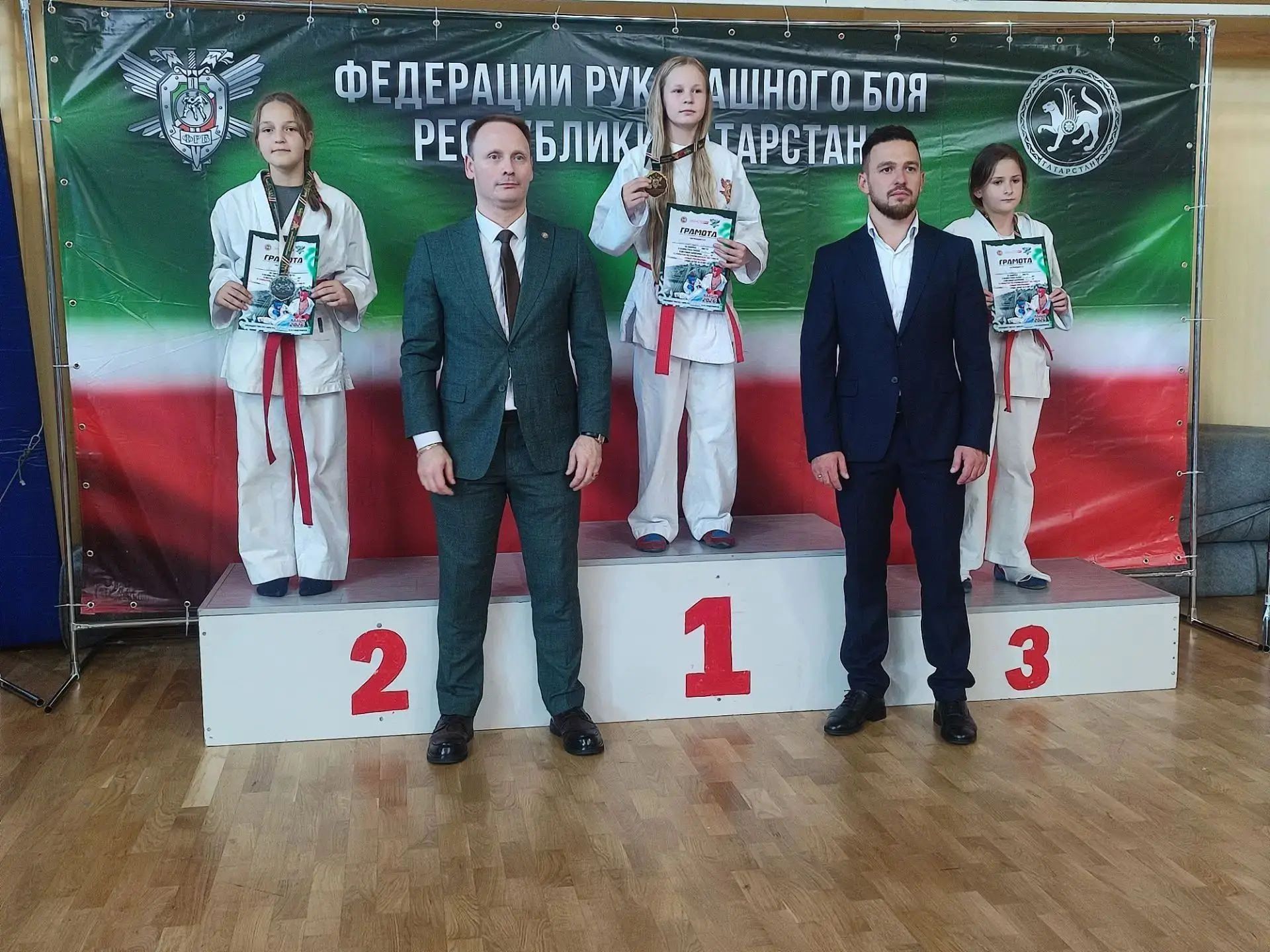 Воспитанницы «Радуги талантов» стали призёрами межрегиональных соревнований по рукопашному бою
