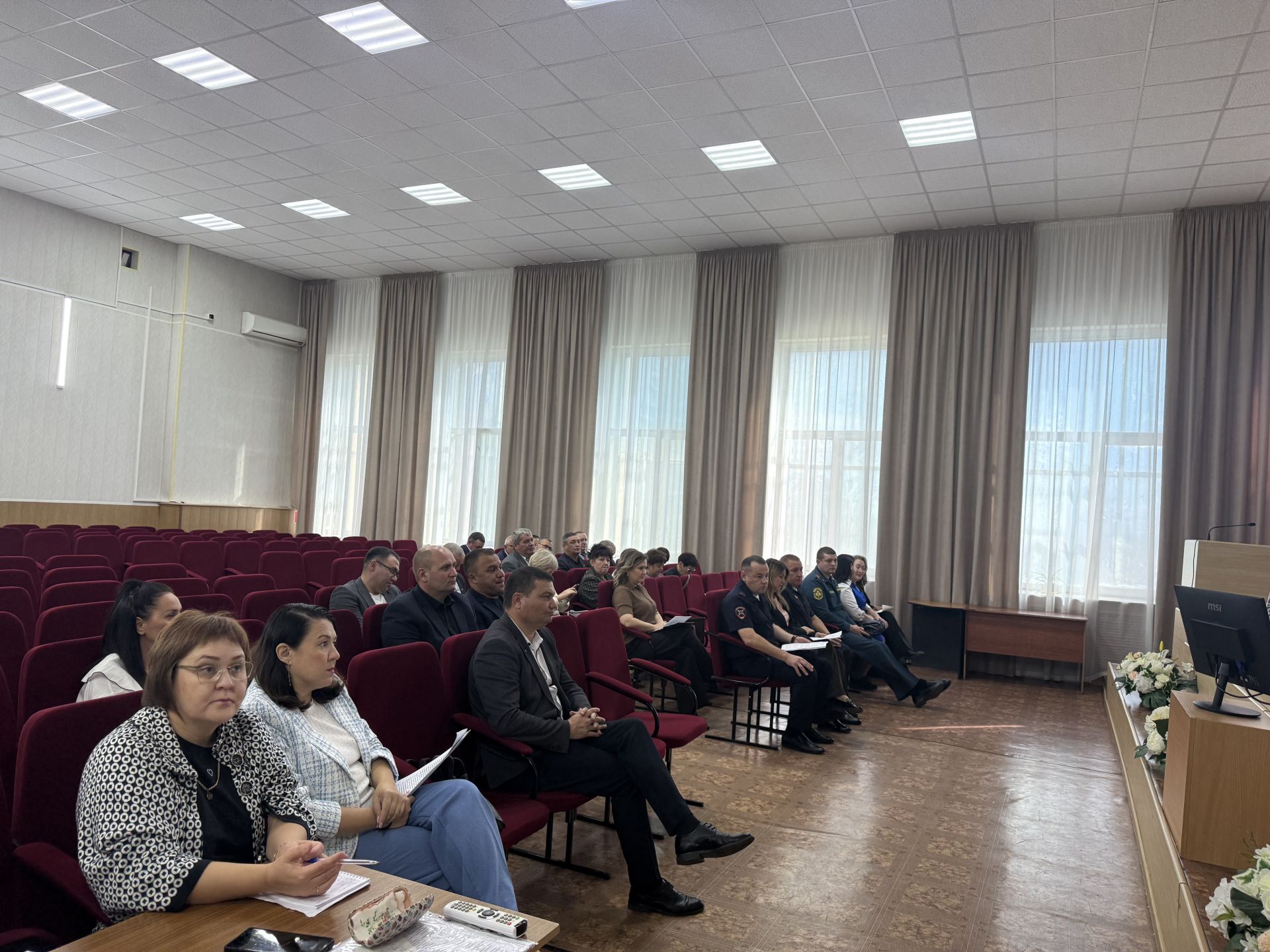 В Агрызском районе на комиссии по БДД обсудили безопасность дорог и готовность к зимнему сезону
