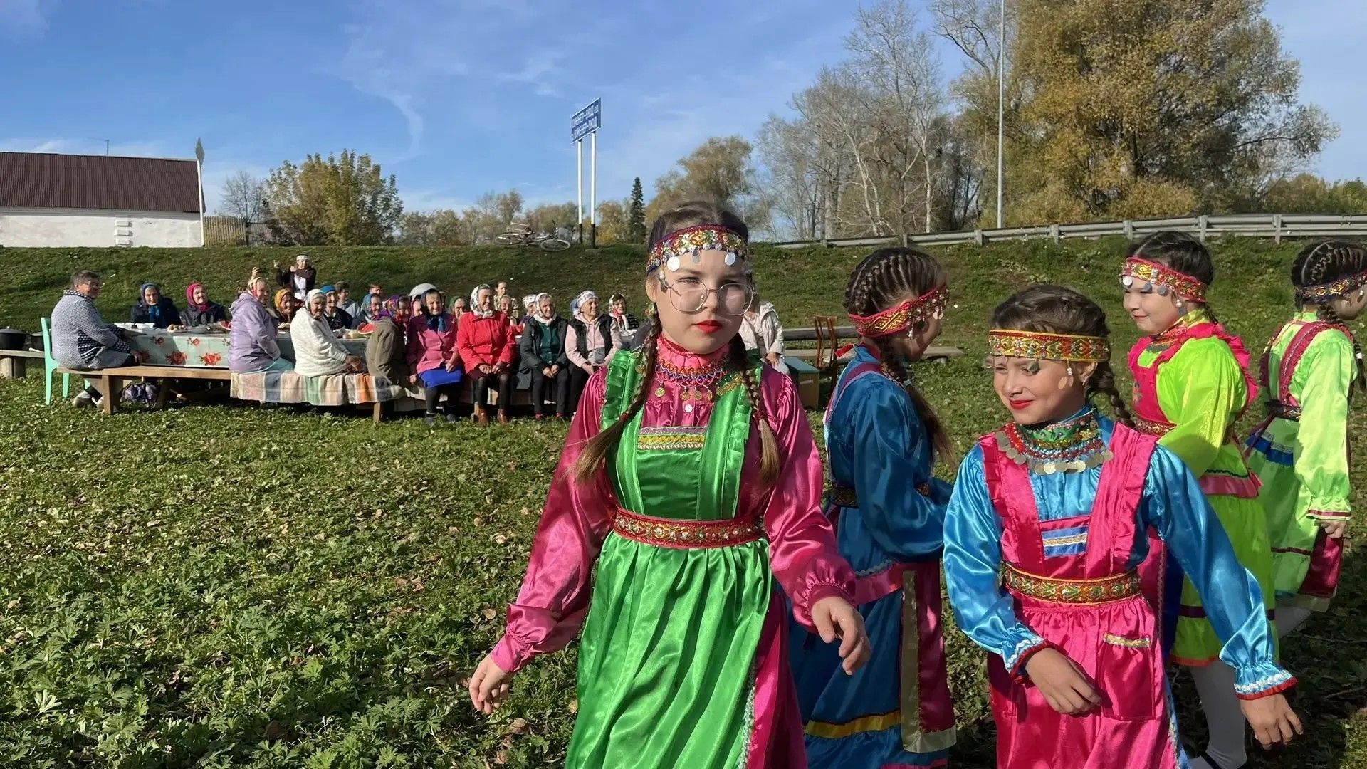 Для пожилых жителей Бим и Пелемеша организовали праздник на природе