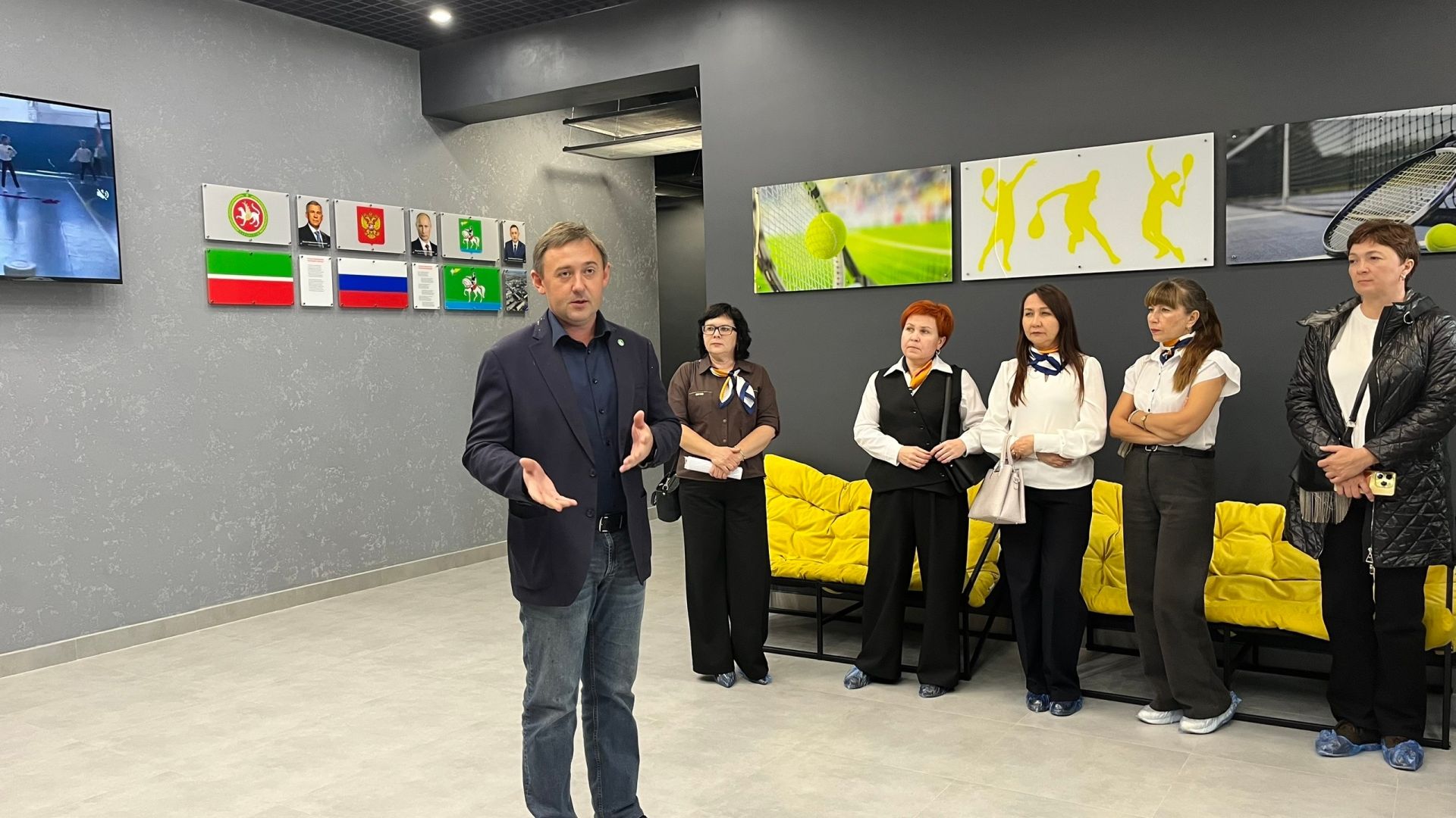 Глава Агрызского района Ленар Нургаянов провёл встречу с работниками социальной сферы