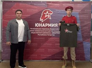 Сарсак-Омгинец Кирилл Чернов принял участие на республиканском слёте «Юнармейских командиров»