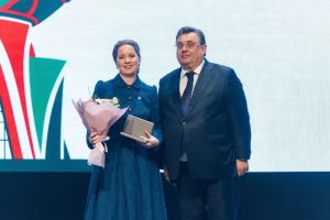 Начальник Управления ЗАГС Татарстана Эльвира Ахметова удостоена золотой медали Минюста России
