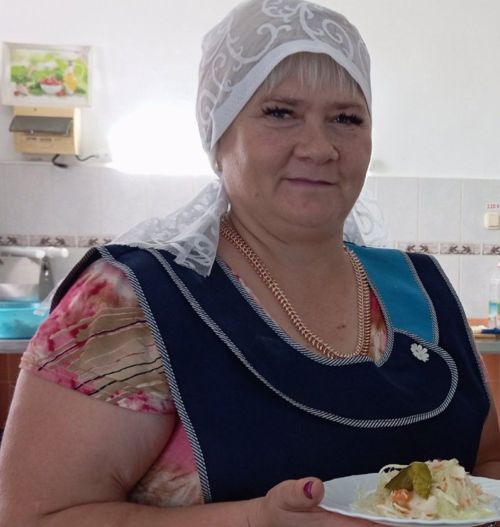 Пешекче Гөлчәчәк Мөхәммәтшина: Бәлешне өч таба, өчпочмакны алтышар таба пешерәм