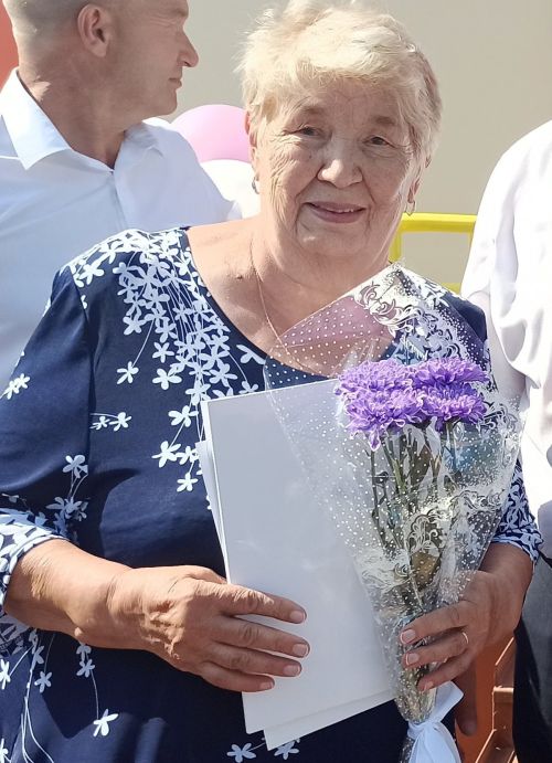 Жительница села Вольный Труд Светлана Овчинникова: Несмотря на то что по соседству дома пустуют, я, слава Богу, не грущу, что совсем одна