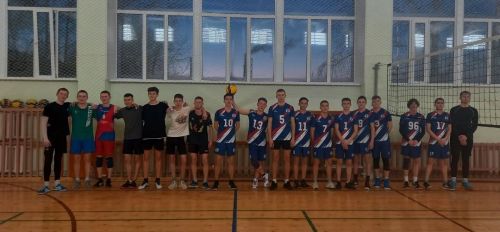 В Агрызе прошли захватывающие матчи по волейболу среди студентов
