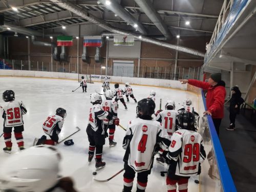 Агрызские хоккеисты сегодня играют в Елабуге