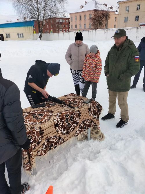 Центр «Форпост» провел военно-патриотическую игру для городских школьников