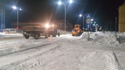 В Агрызе продолжается активная уборка снега (ФОТО)