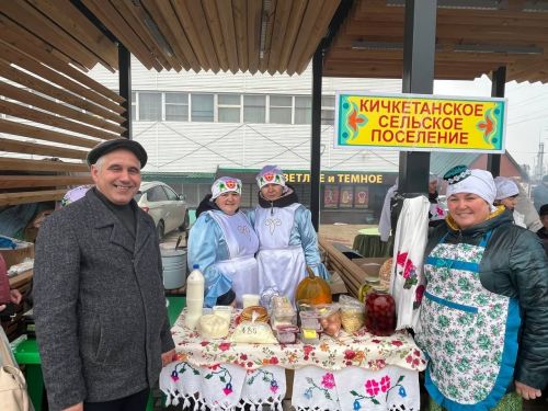 Широким ассортиментом радует агрызцев весенняя ярмарка (ФОТОРЕПОРТАЖ)