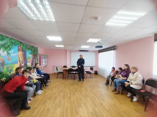 В центре социального обслуживания «Надежда» прошло мероприят­ие «Азбука дорожного дв­ижения»