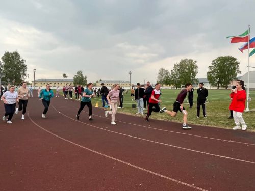 Эстафета Мира прошла на стадионе в Агрызе