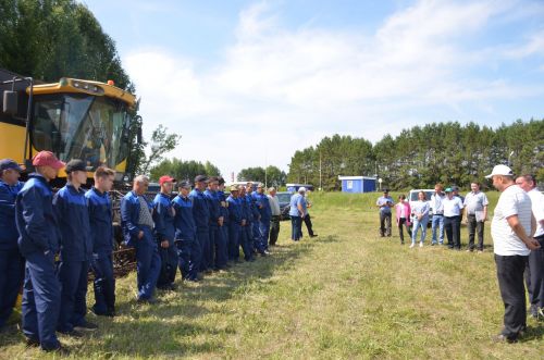 Әгерҗе районында комбайннар парады узды