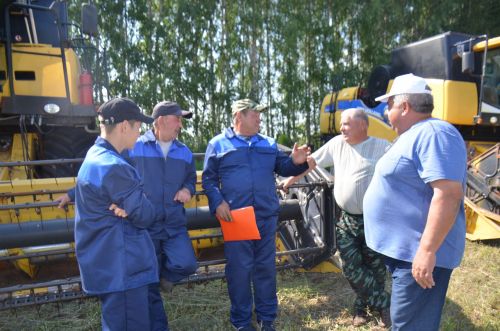 Әгерҗе районында комбайннар парады узды