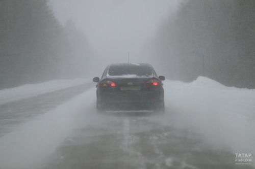 Татарстанцев предупреждают о гололедице на дорогах республики