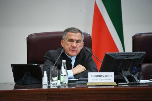 Минниханов призвал татарстанцев не поддаваться панике после атаки БПЛА