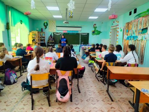 Перед началом зимних каникул в школе №3 повторили ПДД