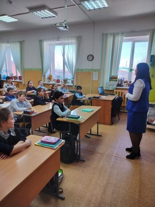 Второклассники гимназии №1 повторили ПДД