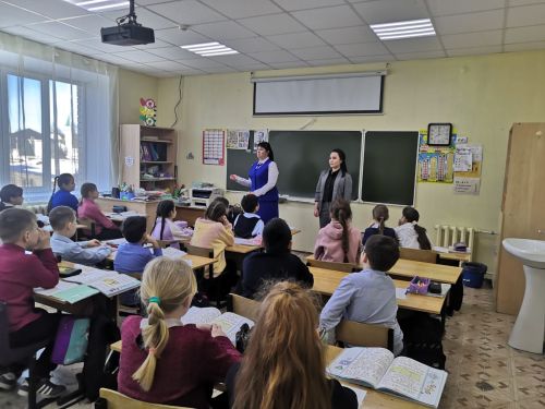 В школе №3 прошел классный час о безопасности дорожного движения