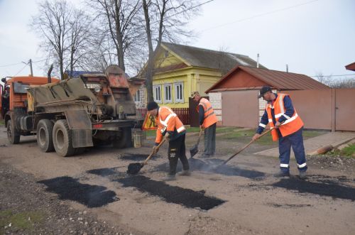Ямочный ремонт в Агрызском районе продолжается круглый год
