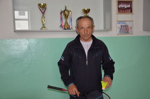 Более 40 лет Виталий Семенов из Бимы отдал педагогике