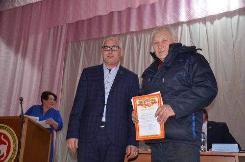 Кичкетаңда узган халык җыены бүләкләүләргә бай булды