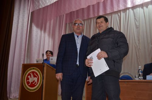 Кичкетаңда узган халык җыены бүләкләүләргә бай булды