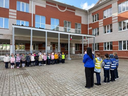 Первоклассники Агрызской школы №3 стали полноправными участниками дорожного движения
