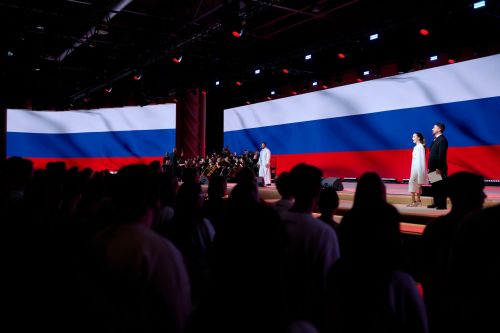В Национальном центре «Россия» наградили победителей Всероссийской премии молодёжных достижений «Время молодых»