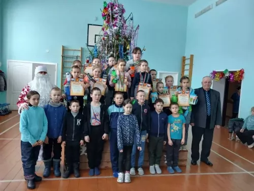 В Кулегаше проведены ежегодные соревнования на приз Деда Мороза среди учащихся 1-4 классов