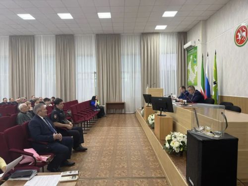 В Агрызе состоялось районное совещание, посвященное обеспечению безопасности на дорогах