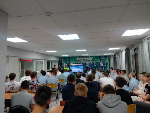 Студенты колледжа в Агрызе повторили правила безопасного поведения на дороге