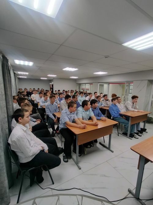 Студенты колледжа в Агрызе повторили правила безопасного поведения на дороге
