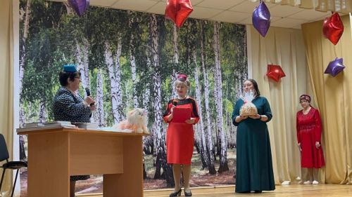 Уразайда «Һәр телнең бар үз туган җире» дип исемләнгән әдәби кичә узды