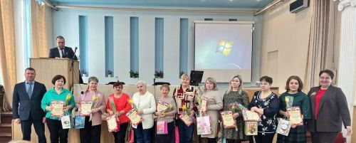 В Агрызе в честь 8 марта наградили женщин, помогающих бойцам