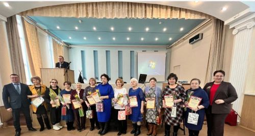 В Агрызе в честь 8 марта наградили женщин, помогающих бойцам