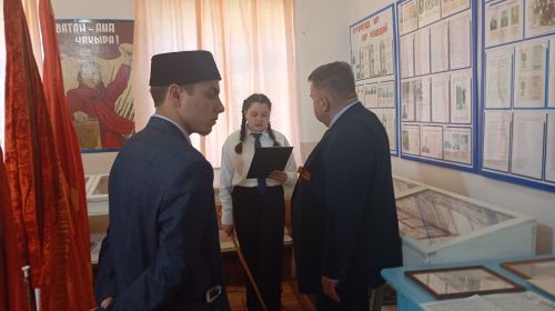 Исәнбай мәктәбендә җылы очрашу узды