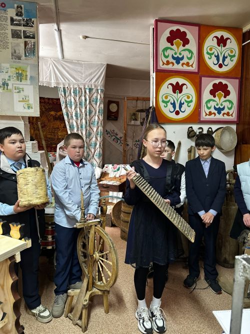 Көчек мәктәбендә «Искергән сүзләр» темасына музей дәресе узды